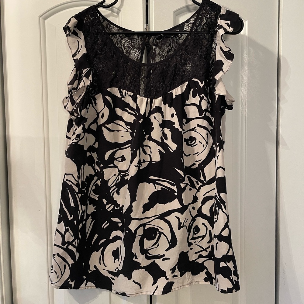 Women’s lace top Express brand Large